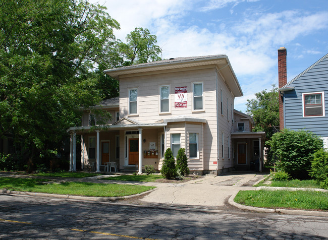 215 N State St in Ann Arbor, MI - Foto de edificio - Building Photo