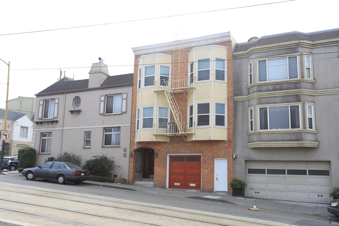 1109 Judah St in San Francisco, CA - Building Photo