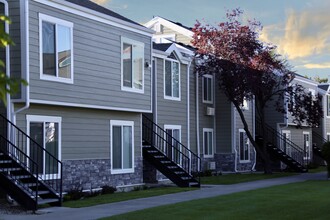 Sun River Apartments in Salt Lake City, UT - Building Photo - Building Photo