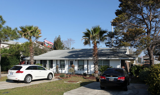 3212-3214 Redwood Ln in Gulf Breeze, FL - Building Photo - Building Photo