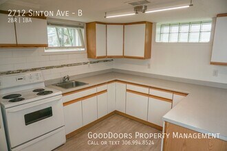 2712 Sinton Ave in Regina, SK - Building Photo - Building Photo