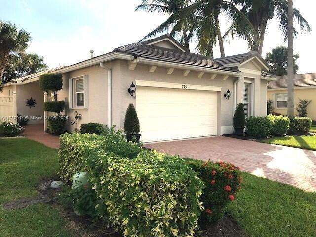 715 SW Rocky Bayou Terrace in Port St. Lucie, FL - Building Photo