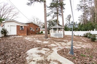 2401 Westerly Hills Dr in Charlotte, NC - Building Photo - Building Photo