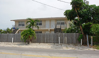 4440 NE 1st Ter in Oakland Park, FL - Foto de edificio - Building Photo