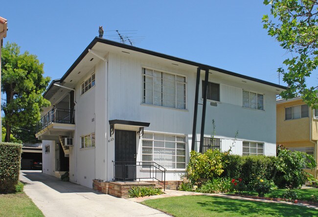6123 Cashio St in Los Angeles, CA - Building Photo - Building Photo