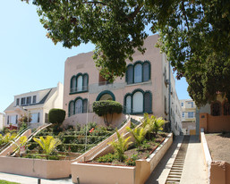 535 N Alexandria Ave in Los Angeles, CA - Building Photo