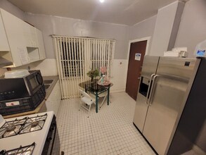 7330 S Yates Blvd in Chicago, IL - Building Photo - Building Photo