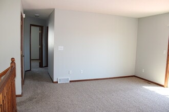 436 23rd Ave N in Sartell, MN - Foto de edificio - Building Photo