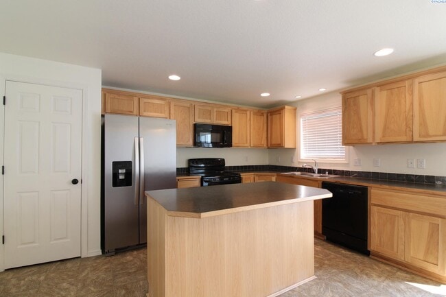 5404 Coolidge Ct in Pasco, WA - Building Photo - Building Photo