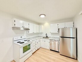 7422 NE Hazel Dell Ave in Vancouver, WA - Building Photo