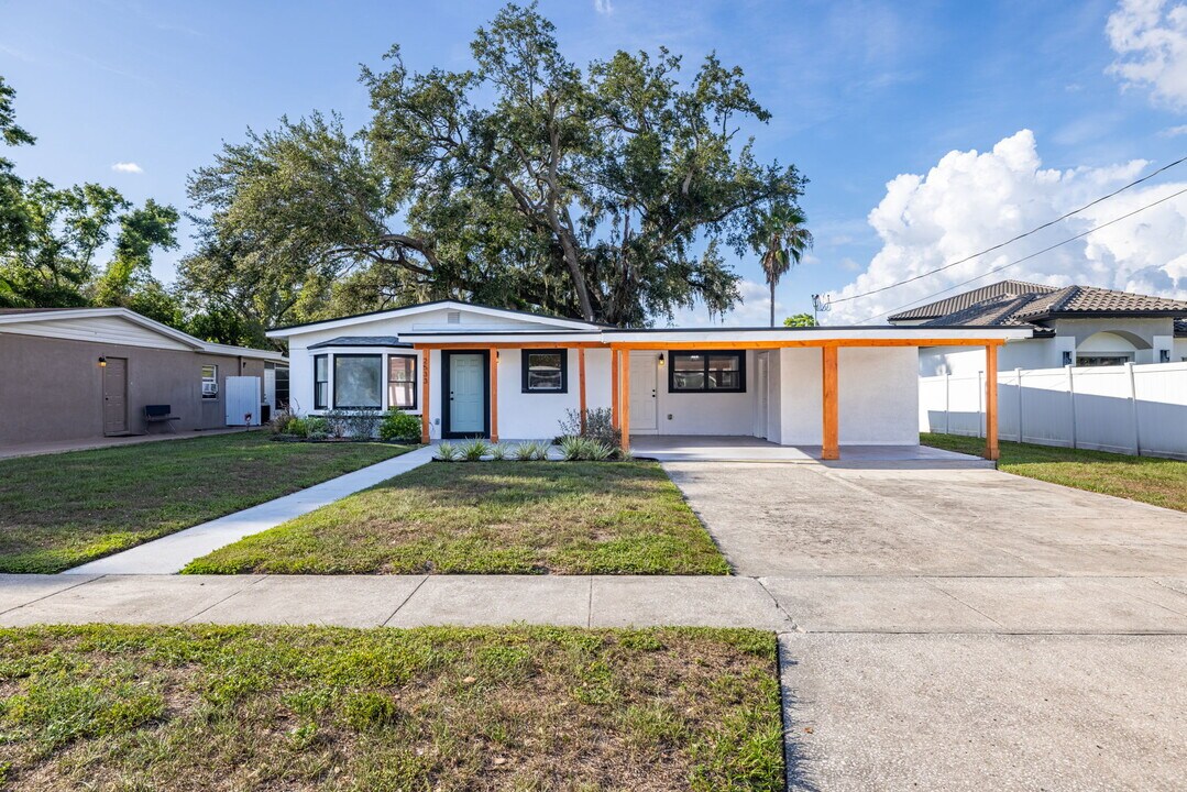 2533 N Habana Pl in Tampa, FL - Foto de edificio