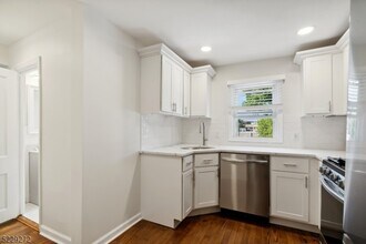 14 Munn St in Montclair, NJ - Building Photo - Building Photo