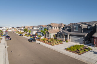 Woodbury at Emerson Ranch in Oakley, CA - Building Photo - Building Photo