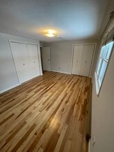 33 Villa Rd in Westbrook, ME - Foto de edificio - Building Photo