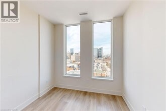 212 King William St in Hamilton, ON - Building Photo - Building Photo