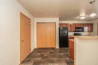 Benson Village Townhomes in Sioux Falls, SD - Building Photo - Building Photo