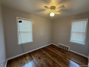 7784 Mettetal St in Detroit, MI - Building Photo - Building Photo