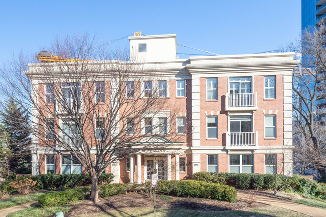 The Dakota in Arlington, VA - Building Photo - Building Photo