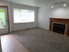 2947 58th Ave NE in Tacoma, WA - Building Photo - Building Photo