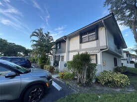 9784 NW 14th St in Coral Springs, FL - Building Photo
