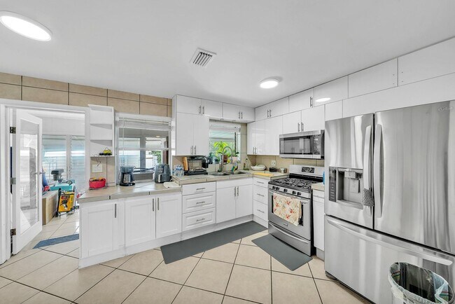 726 N A St in Lake Worth Beach, FL - Building Photo - Building Photo