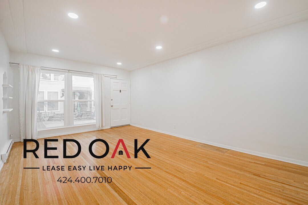 336.5 N Curson Ave in Los Angeles, CA - Foto de edificio