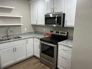 1320 Sonora Rd-Unit -B in Clovis, NM - Building Photo - Building Photo