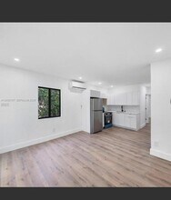 6915 NW 4th Ct in Miami, FL - Building Photo - Building Photo