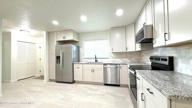 104 Cherry St in Melbourne, FL - Building Photo - Building Photo