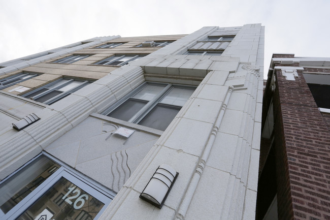126 S Central Ave in Chicago, IL - Foto de edificio - Building Photo