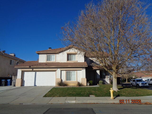 42455 56th St W in Quartz Hill, CA - Building Photo