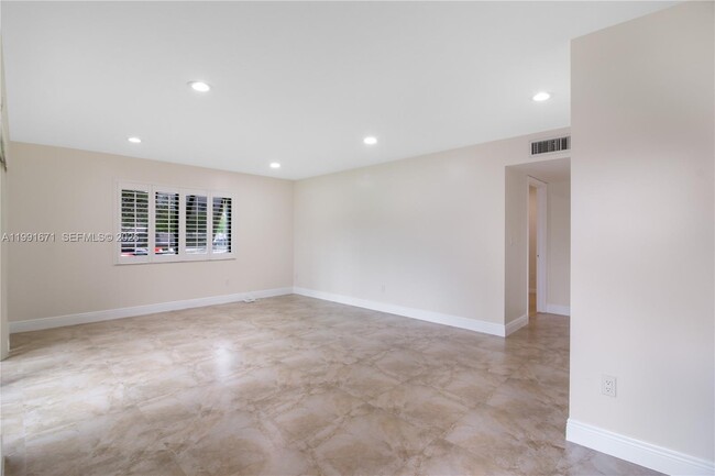 7915 SW 86th St in Miami, FL - Building Photo - Building Photo