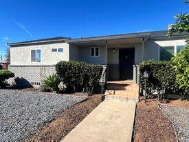 7160 Pearson St in La Mesa, CA - Building Photo
