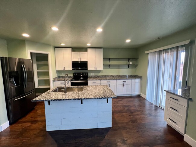 3155 S Hidden Valley Dr in Saint George, UT - Building Photo - Building Photo
