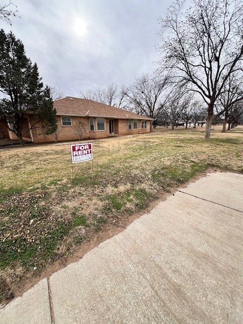 5801 114th St in Lubbock, TX - Foto de edificio