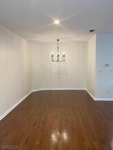 516 Brittany Dr in Wayne, NJ - Building Photo - Building Photo