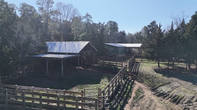 10621 Parker Dr in Willis, TX - Building Photo - Building Photo