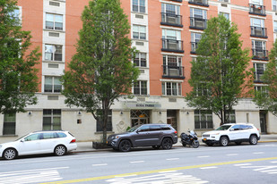 Rosa Parks Condominium in New York, NY - Foto de edificio - Building Photo