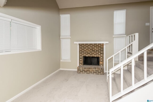 929 Edwards Lake Rd in Birmingham, AL - Building Photo - Building Photo