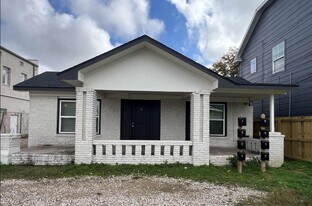 11 Norwood St in Houston, TX - Building Photo