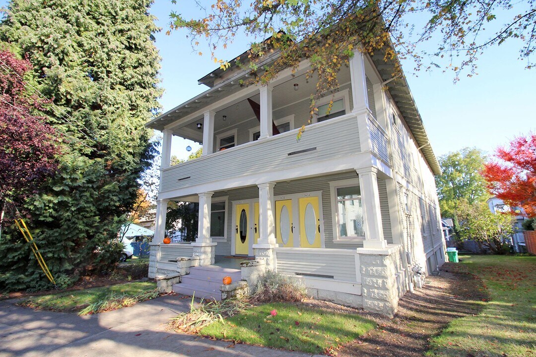 3628-3634 SE Milwaukie Ave in Portland, OR - Building Photo