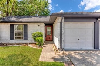 9611 Camrose Ct in Houston, TX - Building Photo - Building Photo