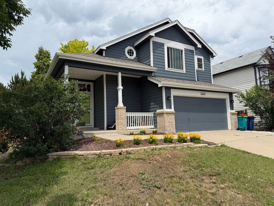 12337 Utica St in Broomfield, CO - Foto de edificio