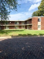 407 S State St in Champaign, IL - Building Photo