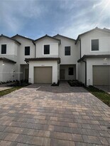 23035 SW 129th Ave in Miami, FL - Building Photo