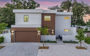 2065 Goldenrod St in Sarasota, FL - Building Photo - Building Photo