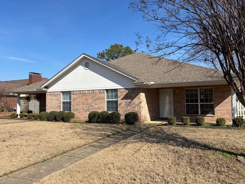 18 Fernwood Dr in Texarkana, TX - Building Photo