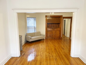 1430 N Hoyne Ave, Unit 1 in Chicago, IL - Building Photo - Building Photo