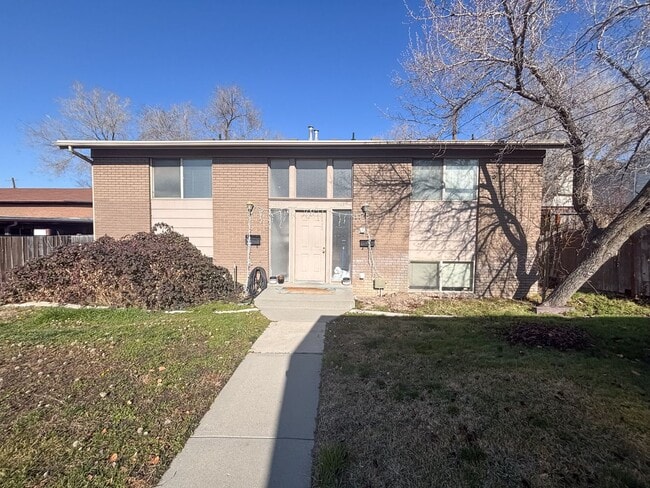 2597 S Forest Dale Cir in Salt Lake City, UT - Building Photo - Building Photo