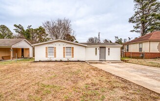 4980 Vickie Dr in Memphis, TN - Building Photo